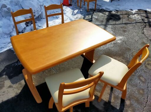 ニトリ ダイニング 5点セット 幅135cm 奥行き80cm 高さ68cm ダイニングチェア 回転式