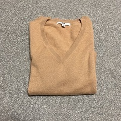 ユニクロ　カシミヤ 100% Vネックセーター キャメル/ブラウン