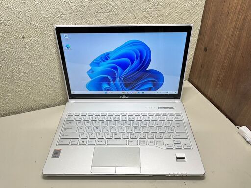 ☆格安☆整備済み 13.3インチのノートパソコン新品SSD\u0026メモリ8GB搭載でサクサク動きます！タッチパネル搭載♪windows11アップグレード済！