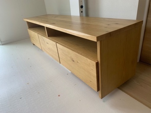 定価8万円　フジシ　テレビボード