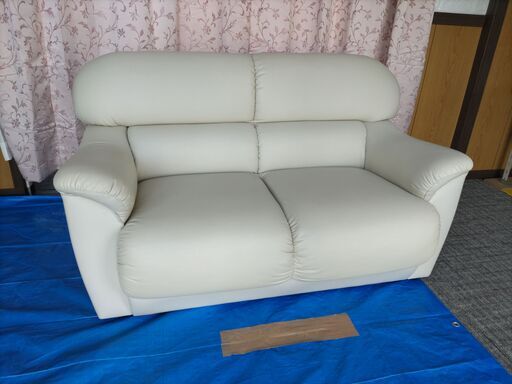 ソファー　送料無料宇都宮市内です　新品同様　倉庫保管品　未使用品