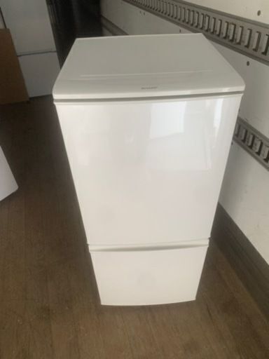 福岡市内配送設置無料　シャープ SHARP SJ-D14B-W [冷蔵庫(137L・つけかえどっちもドア) 2ドア ホワイト系]