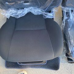 新車外し ハイエース200系 1〜8型 純正 フロントシート 左右 / 運転席 助手
