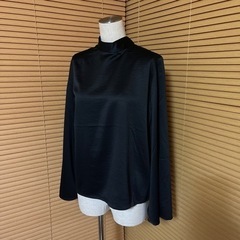 🌸【新品】春服🌷サテン袖スリット