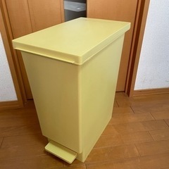 ゴミ箱黄色【決まりました】