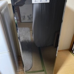 【お譲り先決まりました】冷凍庫 MITSUBISHI 144L 　