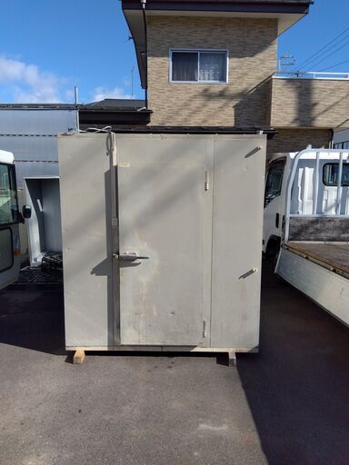 決まりました　最終値下げ　中古　保冷庫　低温貯蔵庫　　冷蔵庫　保管庫　物置　基本引取りに来れる方