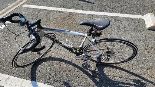 ジャイアントGIANT　DEFY　ALUXX SL 6000 ２４速　Mサイズ500mm　走行可能　訳ありジャンク