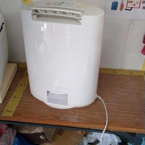 0322-071 Panasonic 除湿乾燥機　F-YZF60