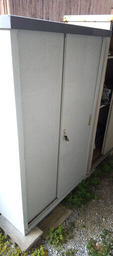 倉庫 物置 収納 鍵付き 高さ150㎝ 幅93.5㎝ 奥行50㎝