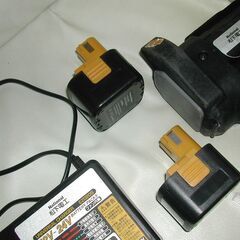 ★全ネジカッター　本体　充電器　バッテリー2個付