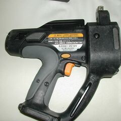 ★全ネジカッター　本体　充電器　バッテリー2個付