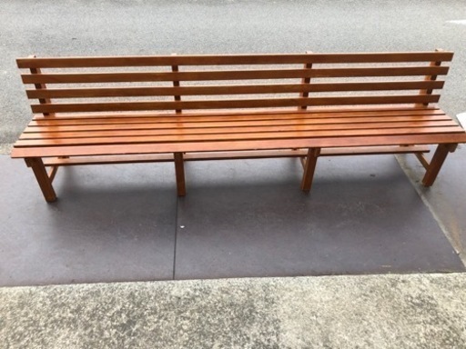 ベンチ