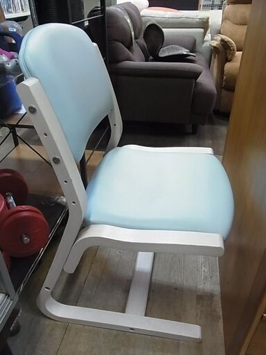 カリモク KARIMOKU Beness コラボ商品 水色デスクチェア 木製 最も安い