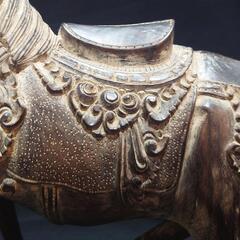 細かな彫刻 木彫り 馬 リアルな表現 木製 置物 オブジェ インテリア