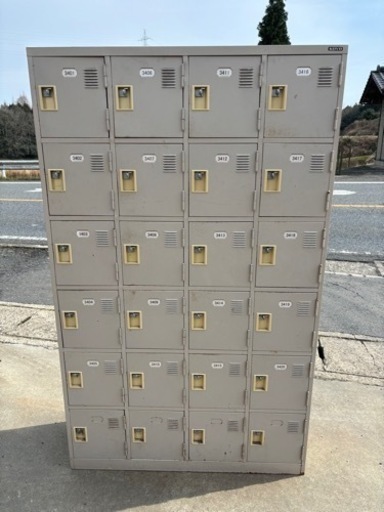 シューズロッカー　シューズボックス　下駄箱　24人用