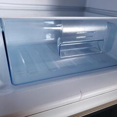 【060323】♦冷凍冷蔵庫♦アズマ♦MR-GL170A♦️20年式♦収納ケースのサイズが小さい(画像4)、破損あり(画像5)♦