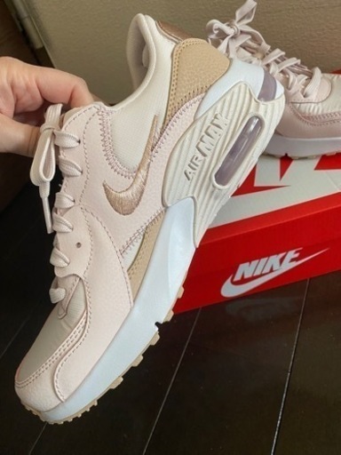 春に履きたい♡NIKE エアマックスエクシー