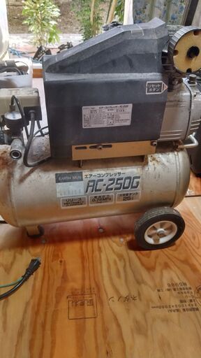 イクラアーク100／200V溶接機、1馬力コンプレッサー