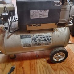 イクラアーク100／200V溶接機、1馬力コンプレッサー