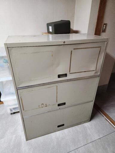 キャビネット　スチール棚(取引中)