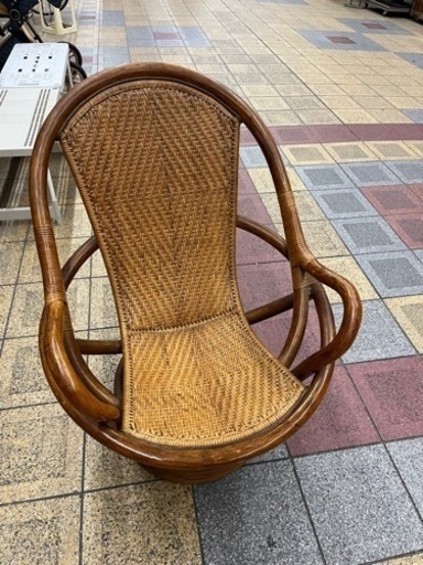 ■ラタン■回転式 チェア　2脚セット 約92×74㎝ 　肘掛け付き 籐 レトロ/アンティーク