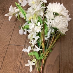 白い造花のセット