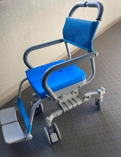 シャワー用車椅子ウチエ製　【使用回数少なめです】