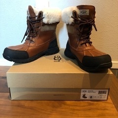 アグ　スノーブーツ