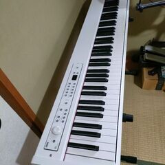デジタルピアノ　KORG D1 　白　美品
