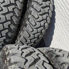 プロボックス、リフトアップ用MTタイヤ14インチ