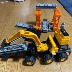 おもちゃ　建設機械　ブロック　組み立て