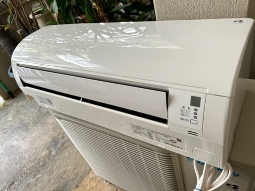 DAIKIN 冷暖房エアコン5.6k 200V標準の設置まで込みです