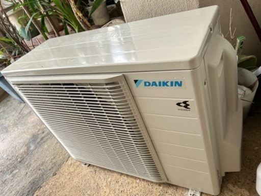 DAIKIN 冷暖房エアコン5.6k 200V標準の設置まで込みです