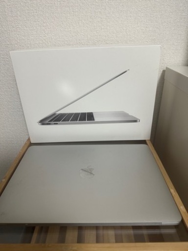 MacBook Pro13インチ　５月いっぱいまで