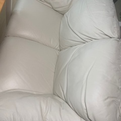 本革のソファー売ります。