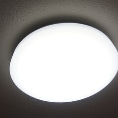 東芝製　LED照明　LEDシーリングライト　昼光色　リモコン付き...