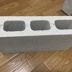 【受取者確定】コンクリートブロック、木の板(室内使用)
