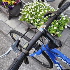 ＧＩＯＳ　クロスバイク　７００ｘ２８ｃ　3x8変速　フレーム　アルミ　サドル　新品　青　配達可能