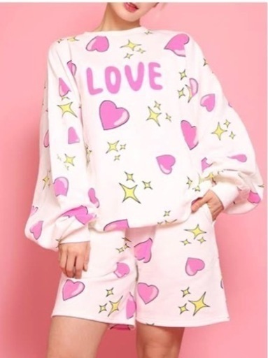 お願いします即日希望！お値下げしました！新品未使用！完売品！プニュズ　感情　LOVEスウェット上と下セット