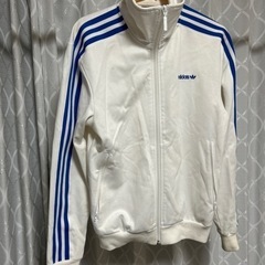 取引中adidasジャージ