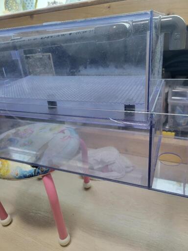 熱帯魚 90cm水槽用上部濾過槽 リフジウム 割れあり