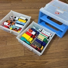 【成約済】 ①トミカ収納BOX+24台付き　おもちゃ ミニカー
