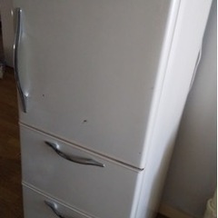 2009年製　家電 キッチン家電 冷蔵庫　265L あげます。