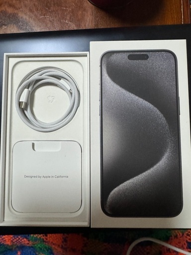Apple iPhone 15 Pro 本体 箱付き 欲しい方にはケース付き Apple