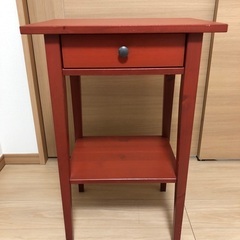 【販売終了色】IKEA ヘムネス　サイドテーブル　赤