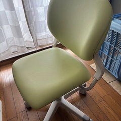 オカムラ製　学習椅子　程度良　幅広い年齢対応