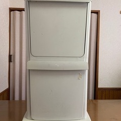 大きく開いて使いやすい二段式ゴミ箱