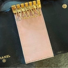 美品 CHANEL リボン ココマーク 6連キーケース レザー ブラック 黒 美品 CHANEL リボン ココマーク 6連キーケース レザー ブラック 黒