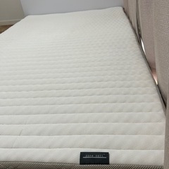 2023年購入　セミダブルベッド（マットレス付）